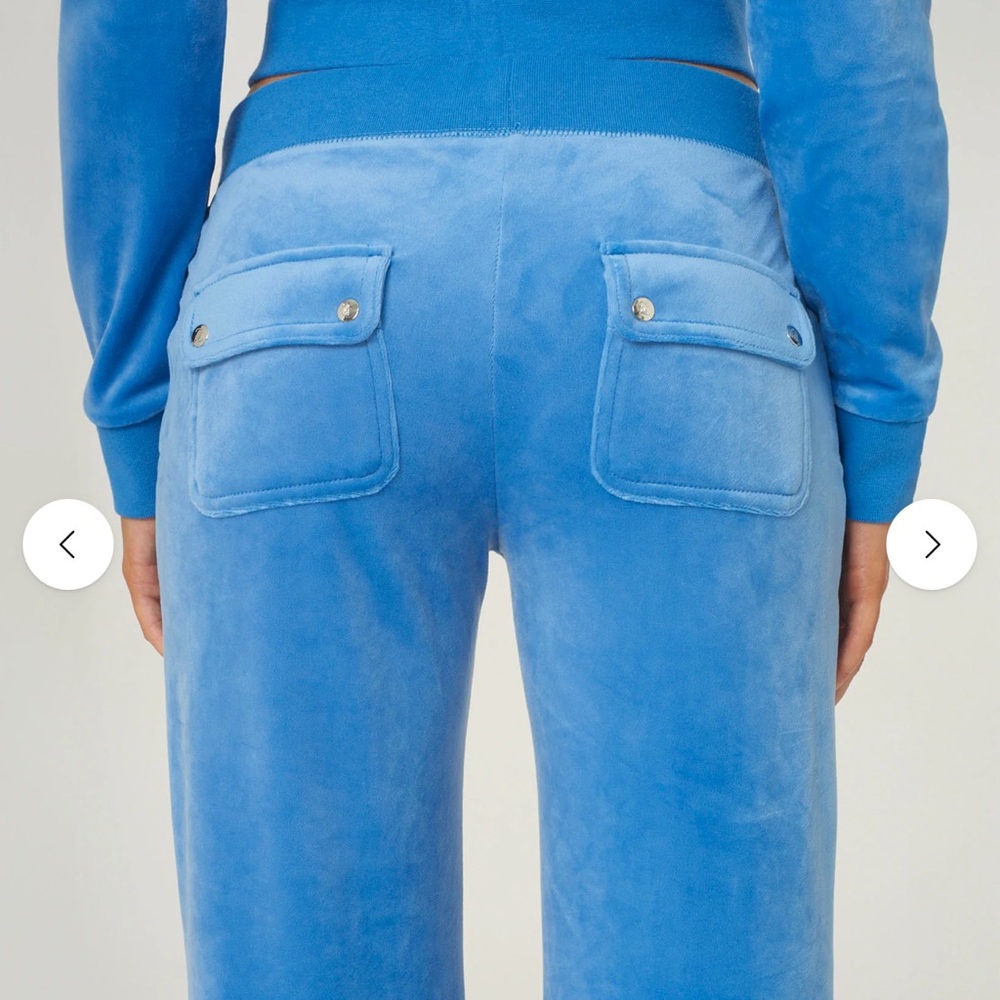 NWT Juicy Couture low waisted velour track pants with snap closure pockets